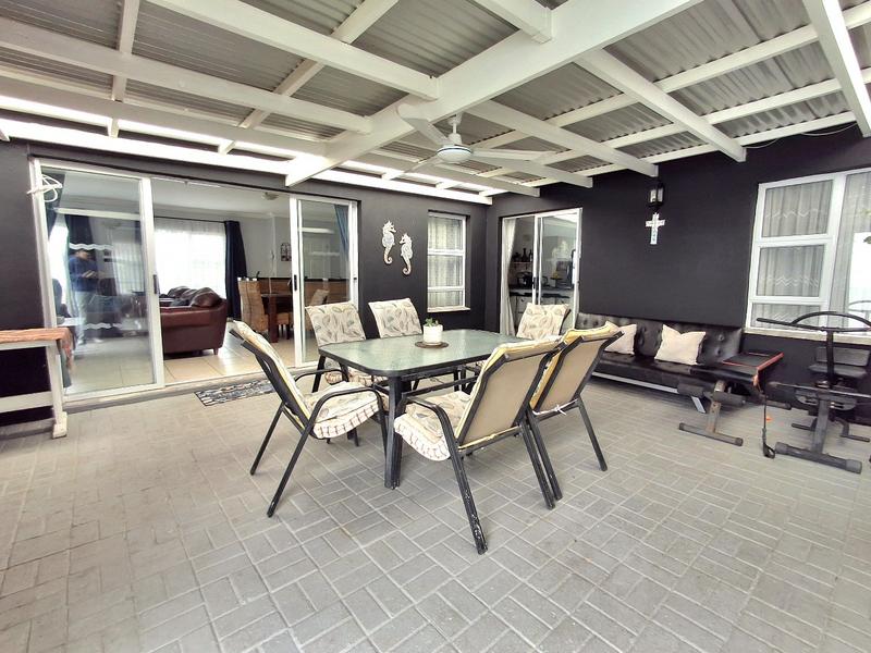 3 Bedroom Property for Sale in Golden Mile Western Cape
